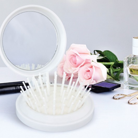 Brooklyn Mirror Brushes lifestyle image